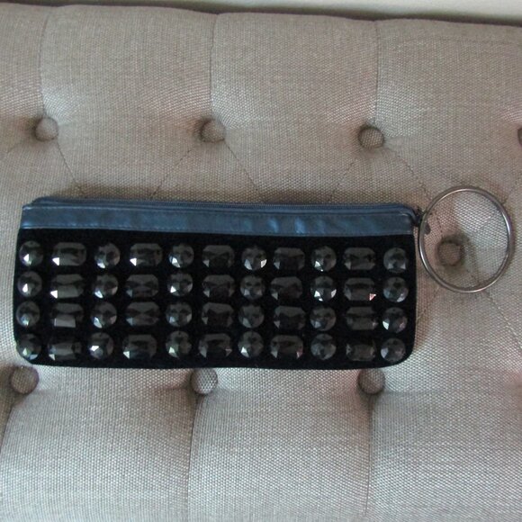 LuLu NYC Clutch Ring Wristlet - Picture 3 of 7